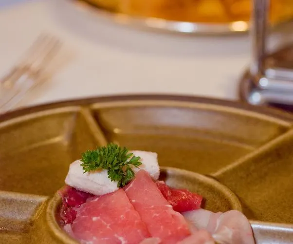 مطعم ألبينا فندق 3*